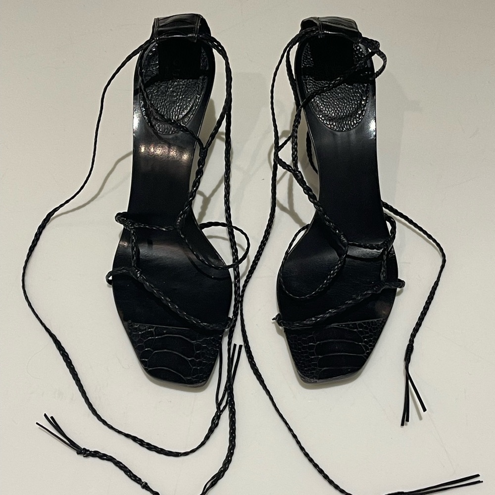 Gucci Vintage Black Strappy Sandals